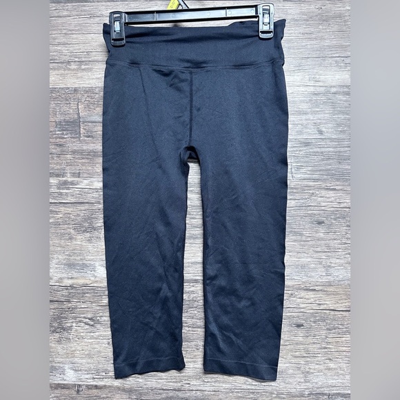 Ambiance Black Cropped Capri Leggings Womens Small - Picture 1 of 6